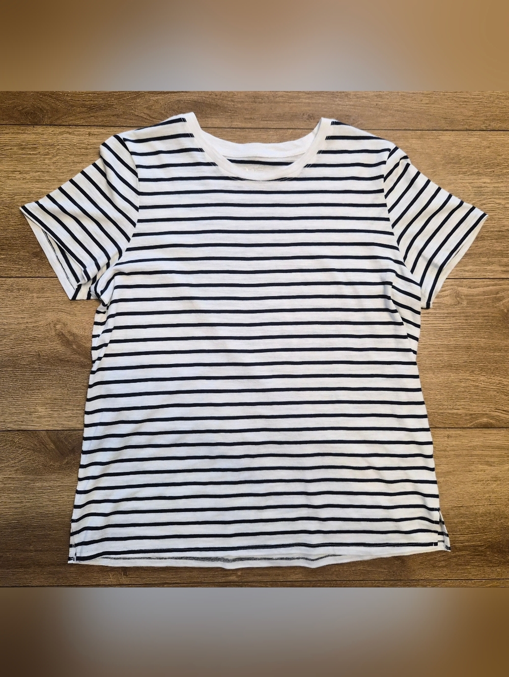 [LIKE NEW] Mauirces 24/7 Dawson Americana Striped Crew Neck Tee Blue White Large